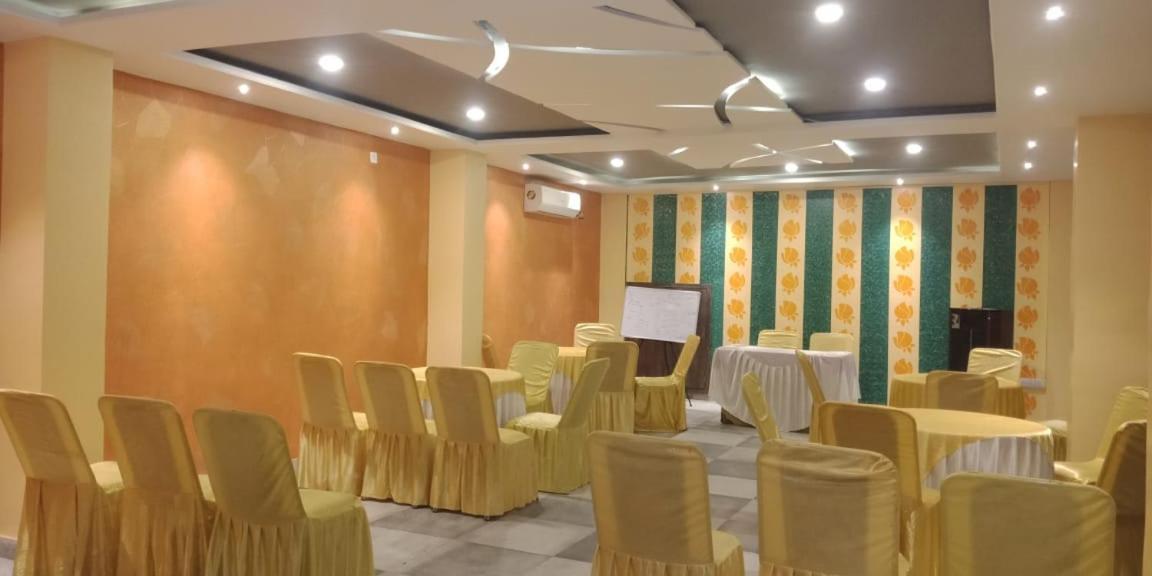Hotel Grand Surya Kodarma Exterior photo