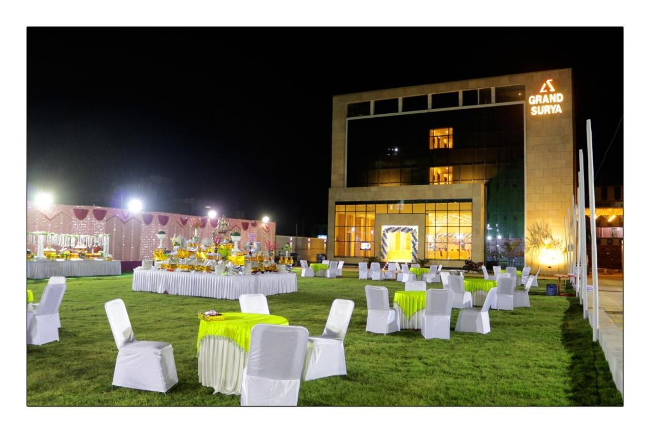 Hotel Grand Surya Kodarma Exterior photo