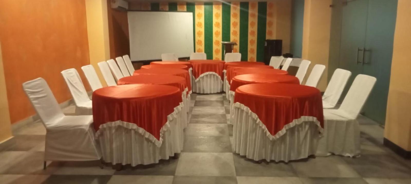 Hotel Grand Surya Kodarma Exterior photo